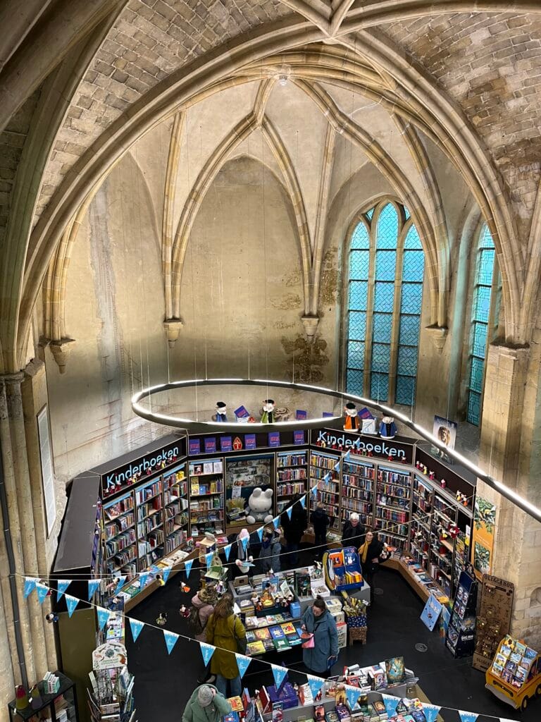 Dominicanenkerk 1 Bookstore inside a church